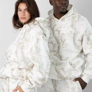 Comfrt limited edition brand new never worn white oak camo hoodie